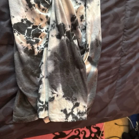 Tie-Dye Tank top with Pink Logo - Picture 6 of 6